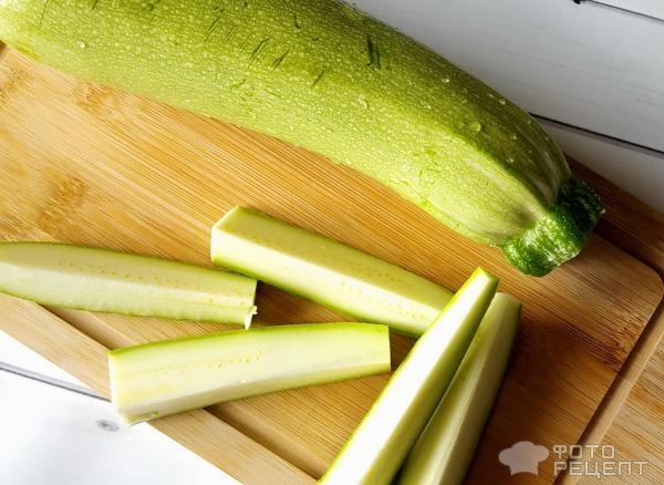 Рецепт: Хрустящие кабачки - с соусом