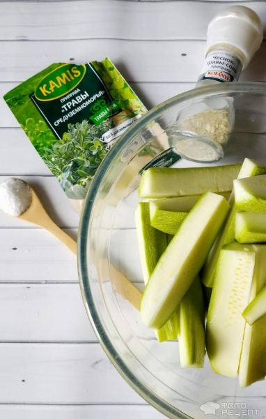 Рецепт: Хрустящие кабачки - с соусом