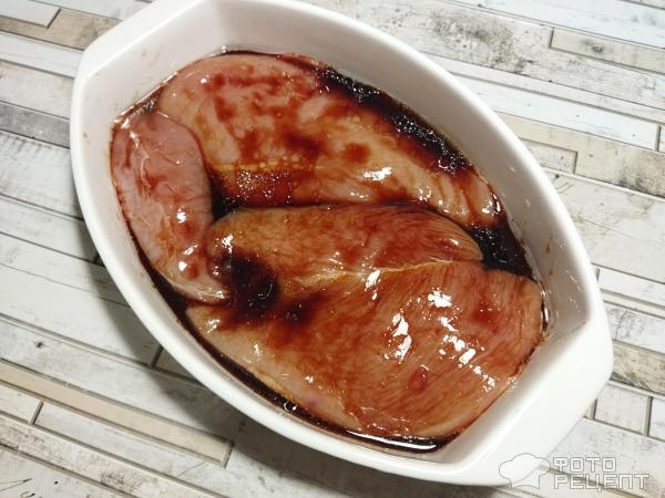 Рецепт: Куриное филе со стручковой фасолью - под творожной заливкой в духовке