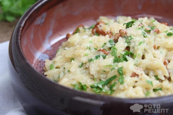 Рецепт: Паста с беконом и лисичками в сливочном соусе - с пастой орзо без бекона