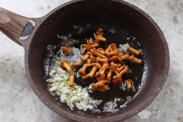 Рецепт: Паста с беконом и лисичками в сливочном соусе - с пастой орзо без бекона