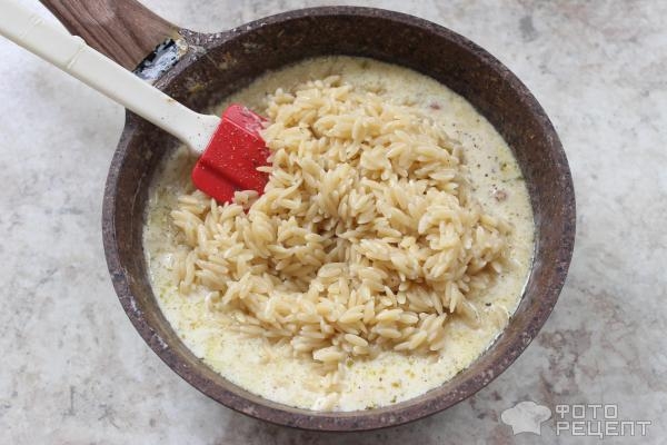 Рецепт: Паста с беконом и лисичками в сливочном соусе - с пастой орзо без бекона