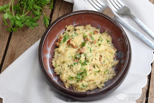 Рецепт: Паста с беконом и лисичками в сливочном соусе - с пастой орзо без бекона