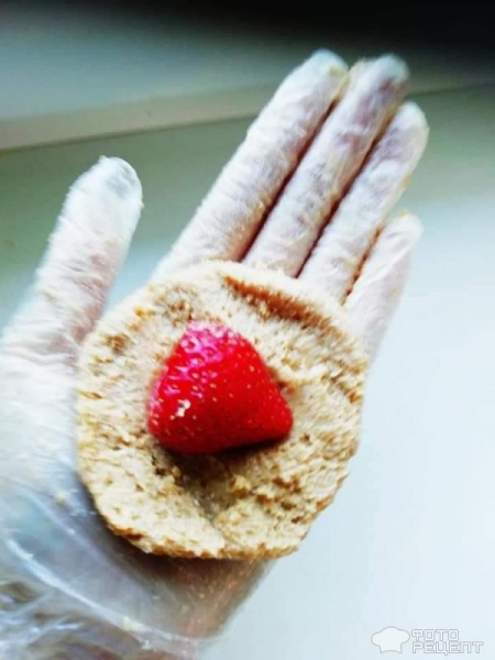 Рецепт: Шарики творожные - С клубникой