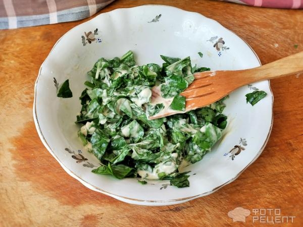 Рецепт: Шарлотка со щавелем - Быстрый сладкий пирог