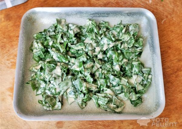 Рецепт: Шарлотка со щавелем - Быстрый сладкий пирог