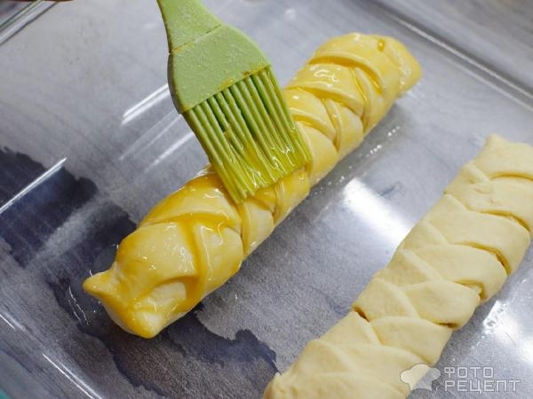 Рецепт: Слойки с моцареллой - Косички с палочками моцареллы - быстро и вкусно!