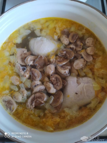 Рецепт: Сырный суп с курицей и шампиньонами - Со шпинатом