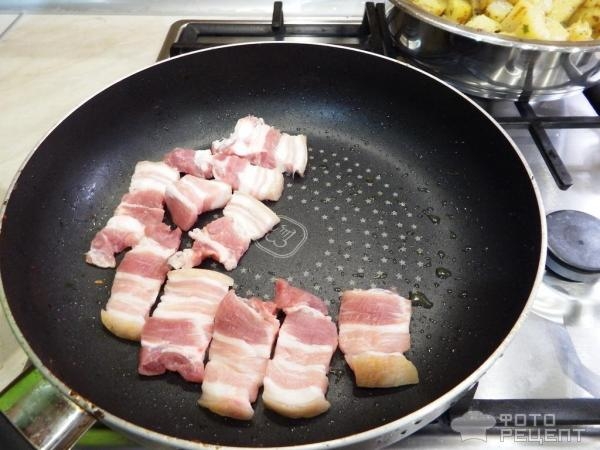 Рецепт: Жареная свиная грудинка с картошкой и луком - вкусно и по-домашнему