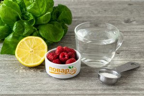 Малиновый лимонад с базиликом