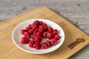 Компот из крыжовника с малиной