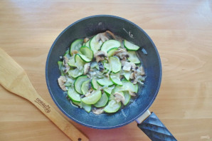 Цуккини с грибами