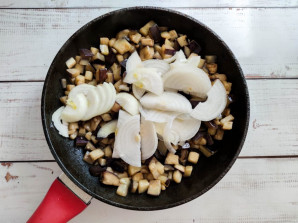 Салат из жареных баклажанов с майонезом Салат из жареных баклажанов с майонезом