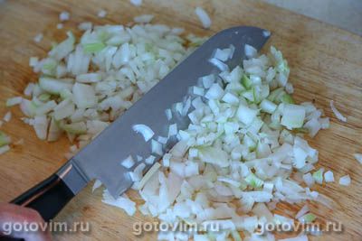 Минтай, жаренный с луком и беконом Минтай, жаренный с луком и беконом