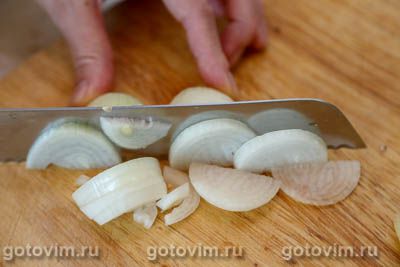 Баклажаны и перцами, обжаренные на сковороде в горчично-медовом соусе