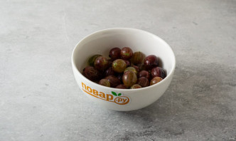 Маринованные огурцы с крыжовником