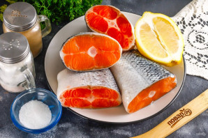 Соленая горбуша с лимоном