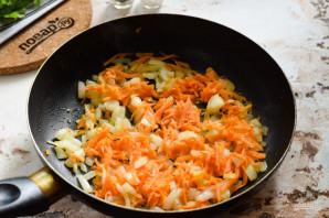 Перец фаршированный овощами на зиму