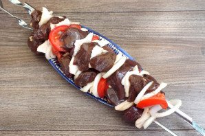 Шашлык из печени с салом Шашлык из печени с салом