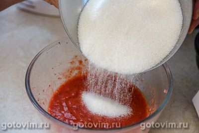 Клубника, протертая с сахаром с апельсинами (без варки) 