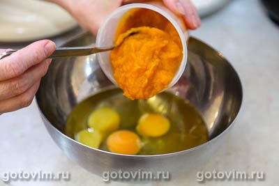 Бананово-тыквенный кекс с вяленой клюквой