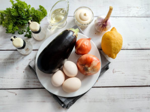 Салат из жареных баклажанов с майонезом Салат из жареных баклажанов с майонезом