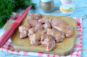 Куриная печень с грецкими орехами Куриная печень с грецкими орехами