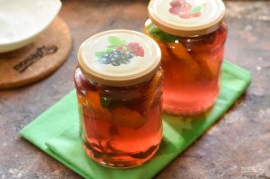 Компот из клубники с мятой и апельсином