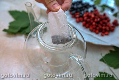 Ягодный чай с земляникой и черникой