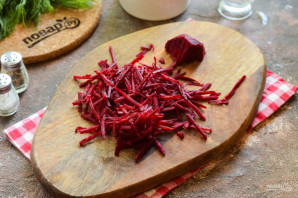 Капуста со свеклой и хреном на зиму