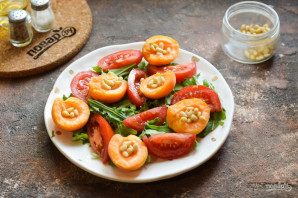 Салат из абрикосов с помидорами Салат из абрикосов с помидорами