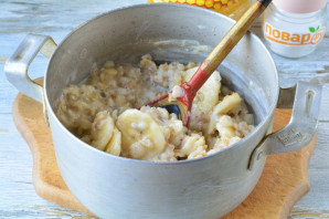 Овсяная каша с бананом и медом