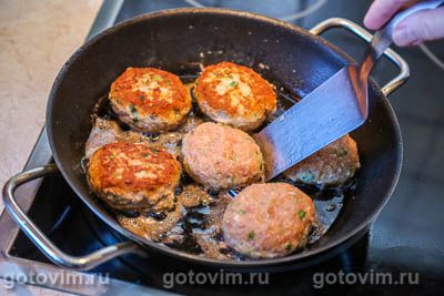 Мясные колеты из свинины с нутом