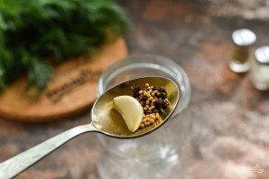 Салат с огурцами и помидорами на зиму