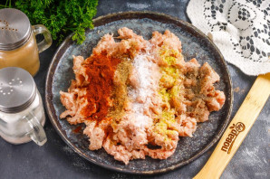 Люля-кебаб из баранины и курицы