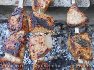 Шашлык из говядины в маринаде в смеси апельсина, лайма и грейпфрута