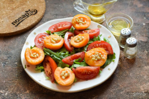 Салат из абрикосов с помидорами Салат из абрикосов с помидорами