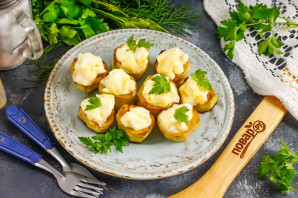 Жареные огурцы с яйцами