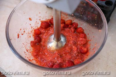 Клубника, протертая с сахаром с апельсинами (без варки) 