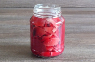 Маринованный имбирь со свеклой