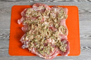 Рулет из свинины в ветчиннице