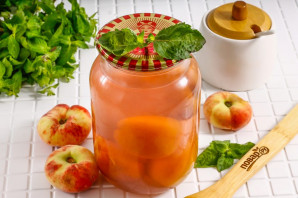 Компот из персиков с косточкой на зиму