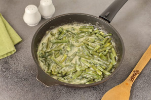 Стручковая фасоль со шпинатом