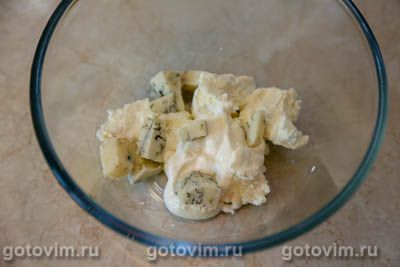 Брускетта с запеченным перцем и творожным сыром