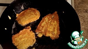 Пангасиус в сметанном кляре на сковороде