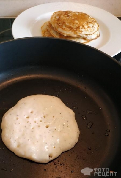 Рецепт: Банановые оладьи - с маком и ванилью