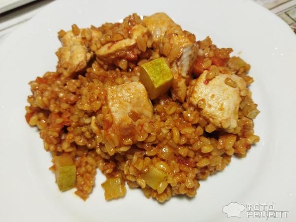 Рецепт: Булгур с куриным филе - с овощами и помидорами в собственном соку Рецепт: Булгур с куриным филе - с овощами и помидорами в собственном соку