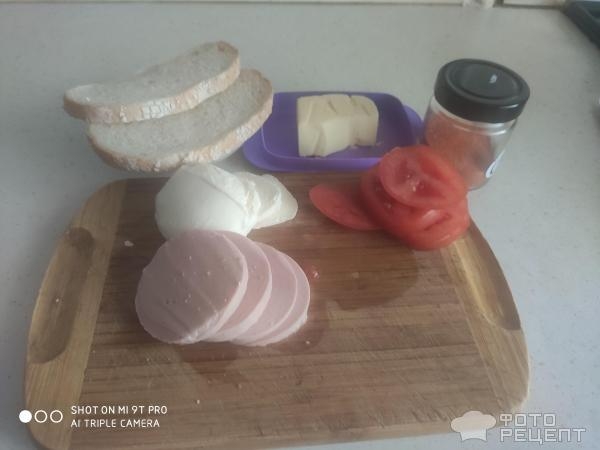 Рецепт: Горячие бутерброды на сковородке - в моем исполнении. Рецепт: Горячие бутерброды на сковородке - в моем исполнении.