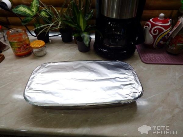 Рецепт: Куриные крылышки на морковной подушке - в майонезном маринаде под сырной корочкой