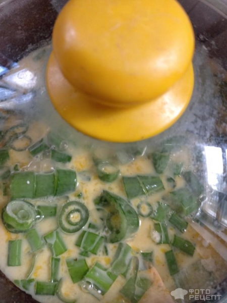 Рецепт: Омлет с "луковыми дудками" - "в сковороде"